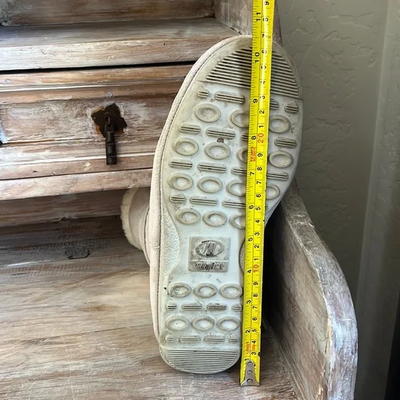 SOLD 🤍 Moon Boots with Tecnica size 6-8 - Picture 10 of 11